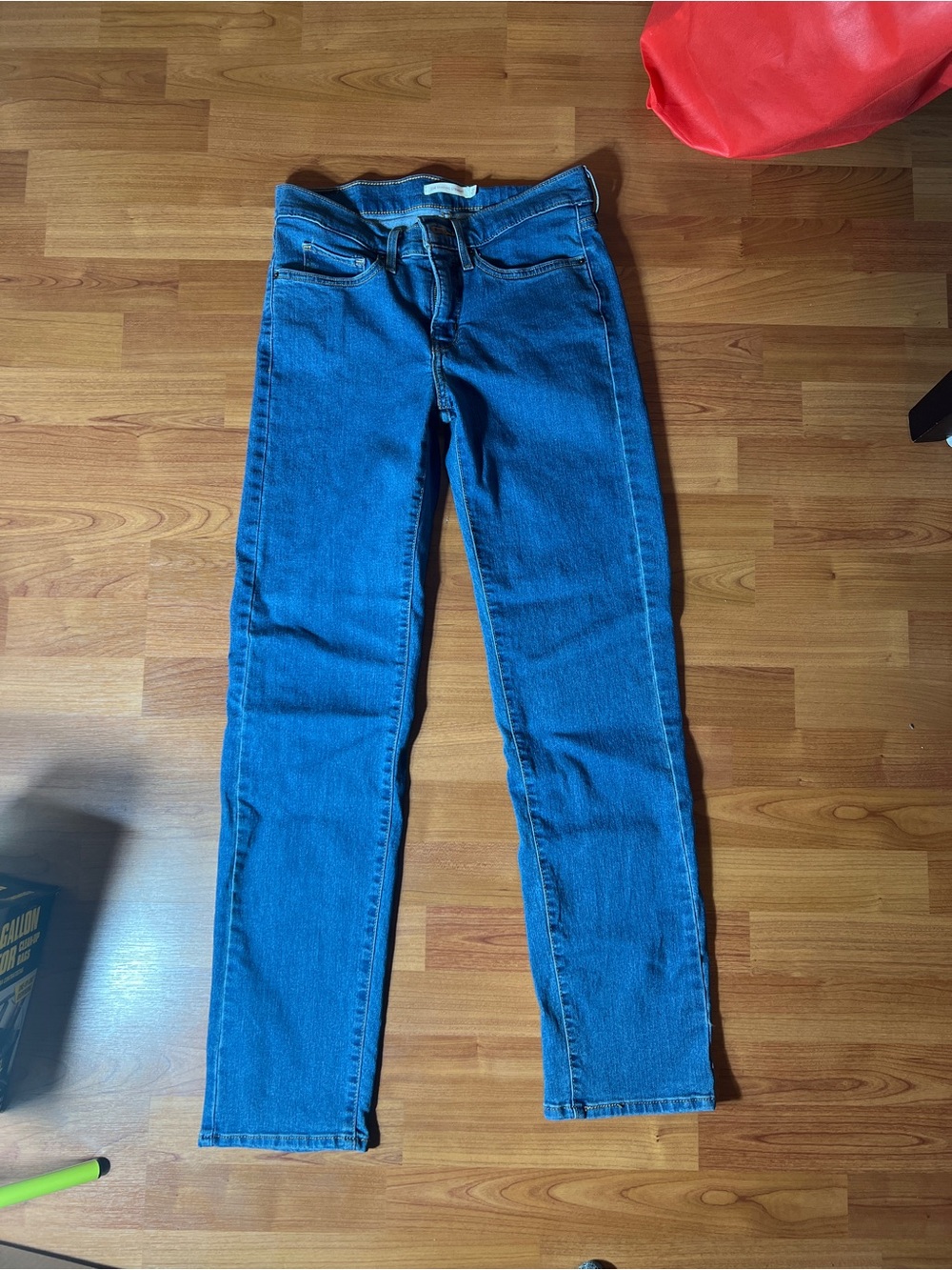 Levi's Women's Straight Leg Jeans in Classic Blue